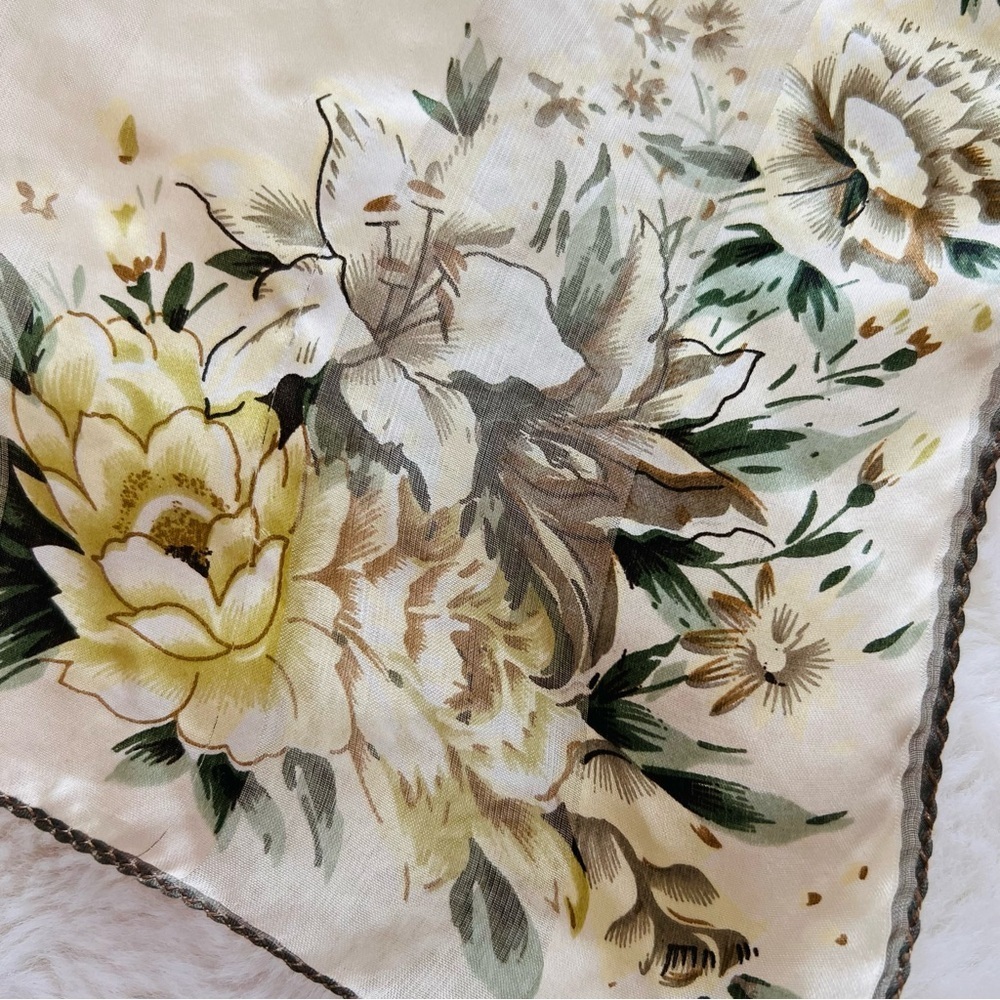 Vintage 100% Silk Floral Scarf 19”x19”
Sheer Beige with Yellow and Green Flowers